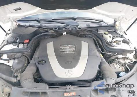 2010 Mercedes-Benz C 300 Luxury/Sport z USA, uszkodzony, nr VIN WDDGF5EB9AR114179